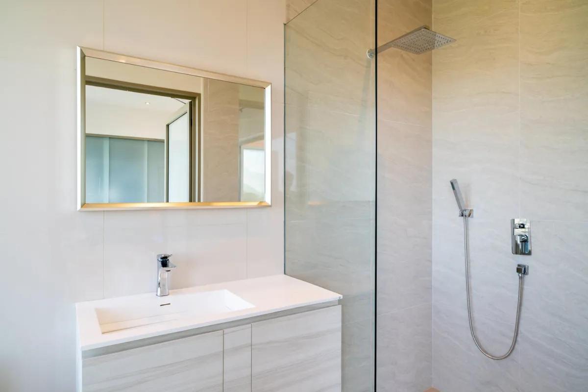 Lotus Bay Luxurious Retreat In